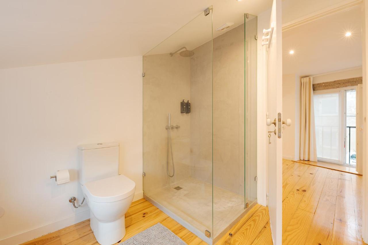 The Yellow House Spacious Duplex In Prazeres District Lisboa المظهر الخارجي الصورة
