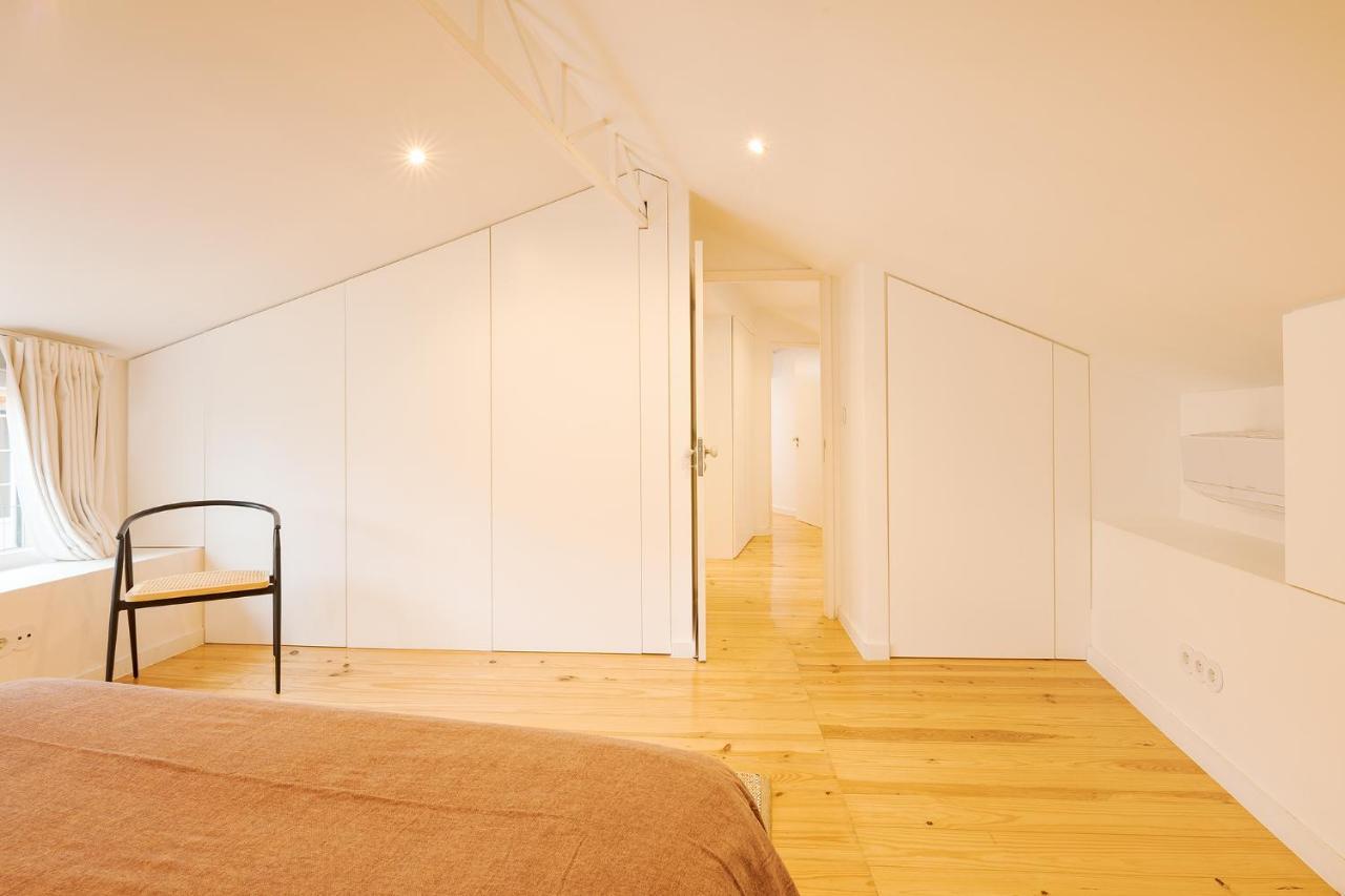 The Yellow House Spacious Duplex In Prazeres District Lisboa المظهر الخارجي الصورة