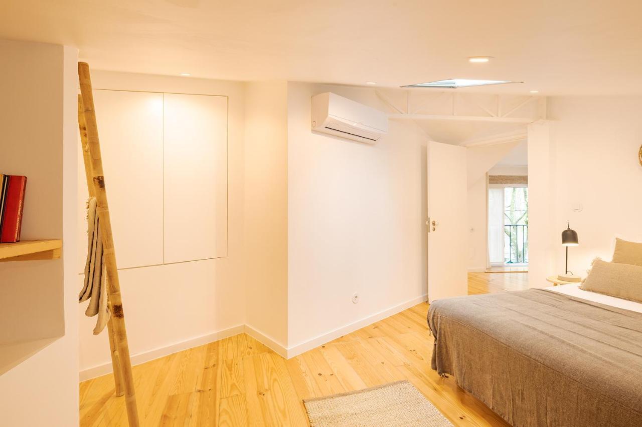 The Yellow House Spacious Duplex In Prazeres District Lisboa المظهر الخارجي الصورة