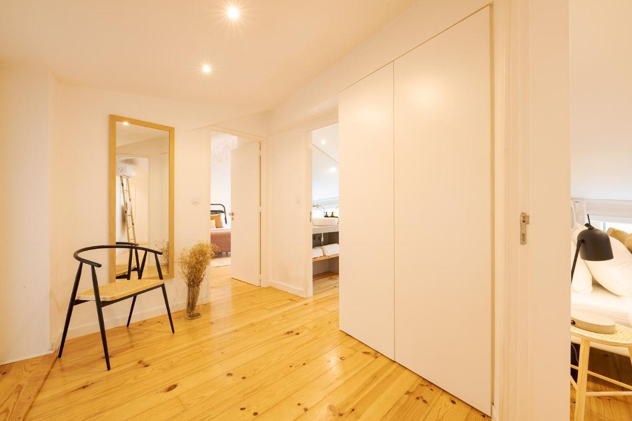 The Yellow House Spacious Duplex In Prazeres District Lisboa المظهر الخارجي الصورة