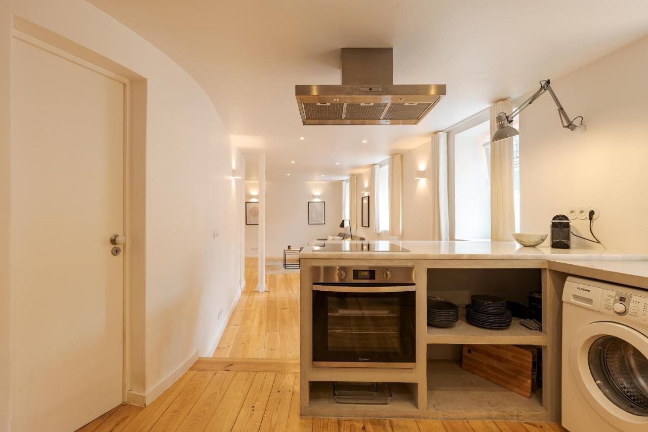 The Yellow House Spacious Duplex In Prazeres District Lisboa المظهر الخارجي الصورة