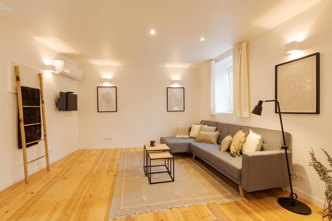 The Yellow House Spacious Duplex In Prazeres District Lisboa المظهر الخارجي الصورة