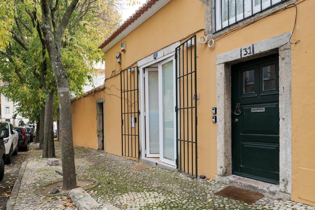 The Yellow House Spacious Duplex In Prazeres District Lisboa المظهر الخارجي الصورة